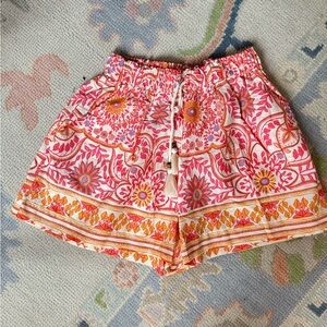 Elastic waist print shorts
